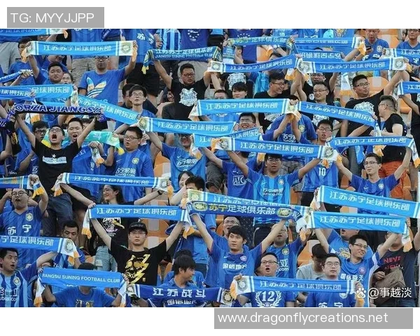 腾讯在上海盛大举办足球明星活动吸引众多球迷热情参与