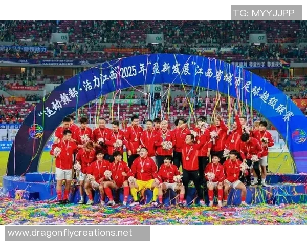 足球明星跨界音乐界新歌发布引发热议与期待